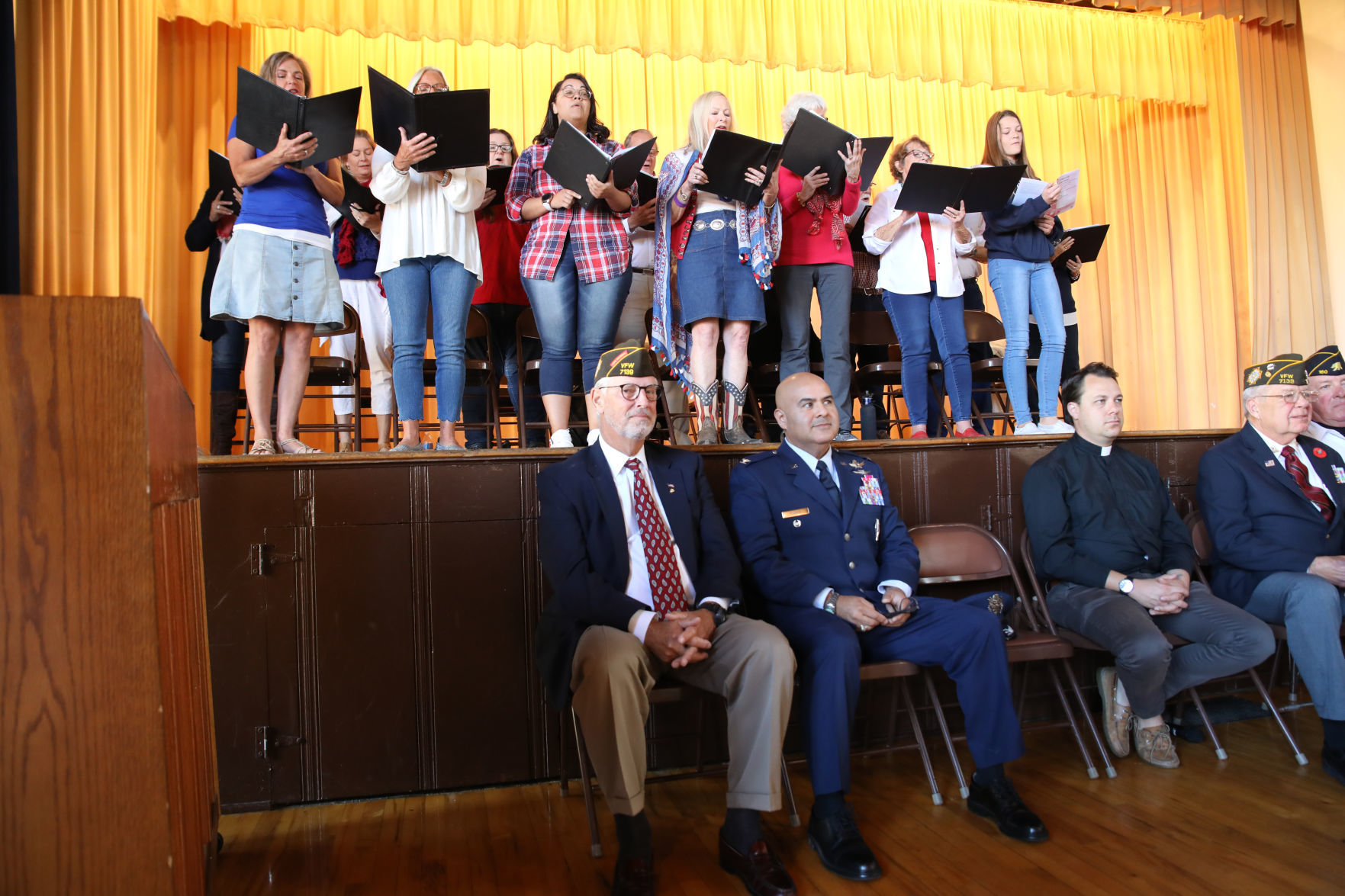 111119-syv-photos-solvang-veterans-day-8